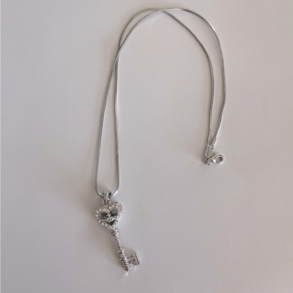 Sterling Silver key necklace with faux diamond details - Picture 2 of 2